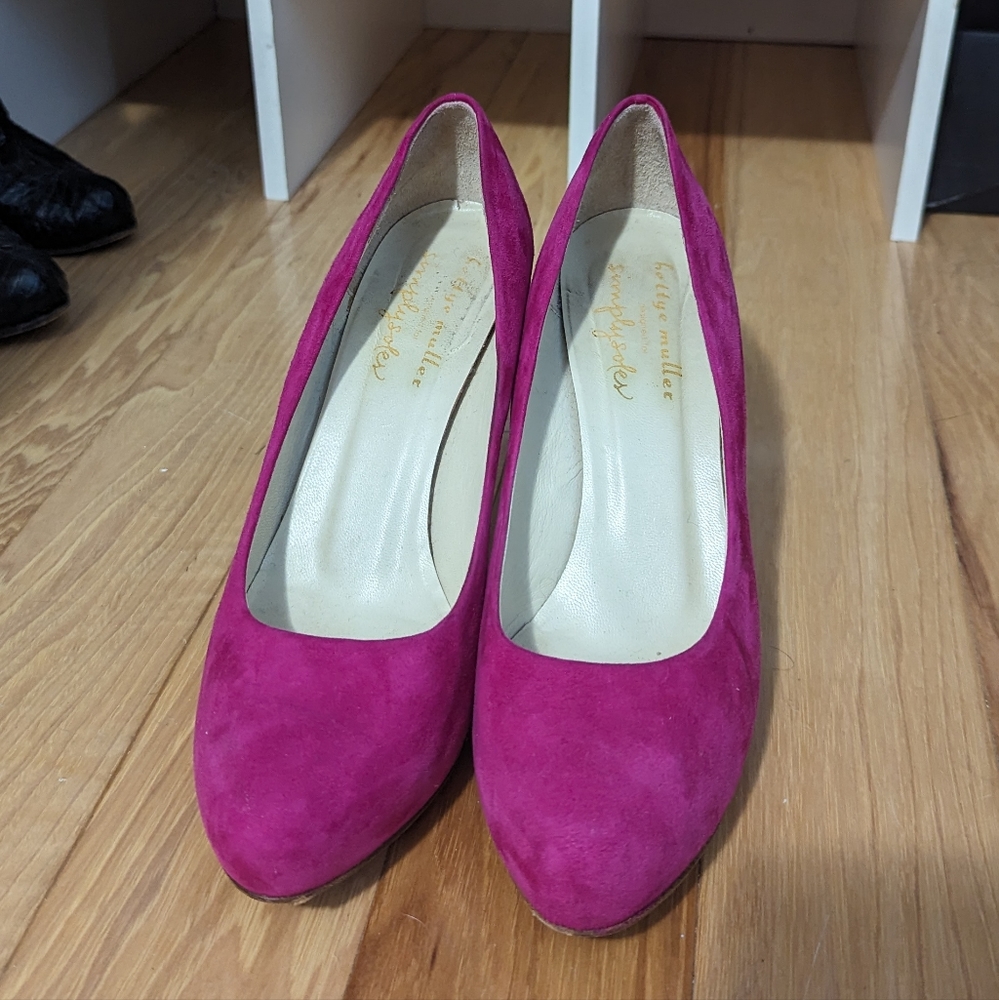 Bettye Muller SimplySoles Fuchsia Suede Heel